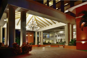 2 Bed, 2 Bath plus a Den at Playa Royale FREE WIFI Condo 3508